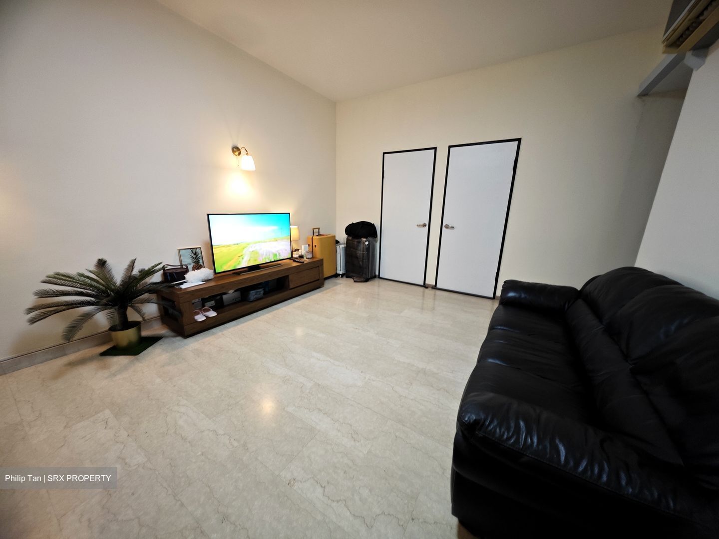 Simsville (D14), Condominium #580233501